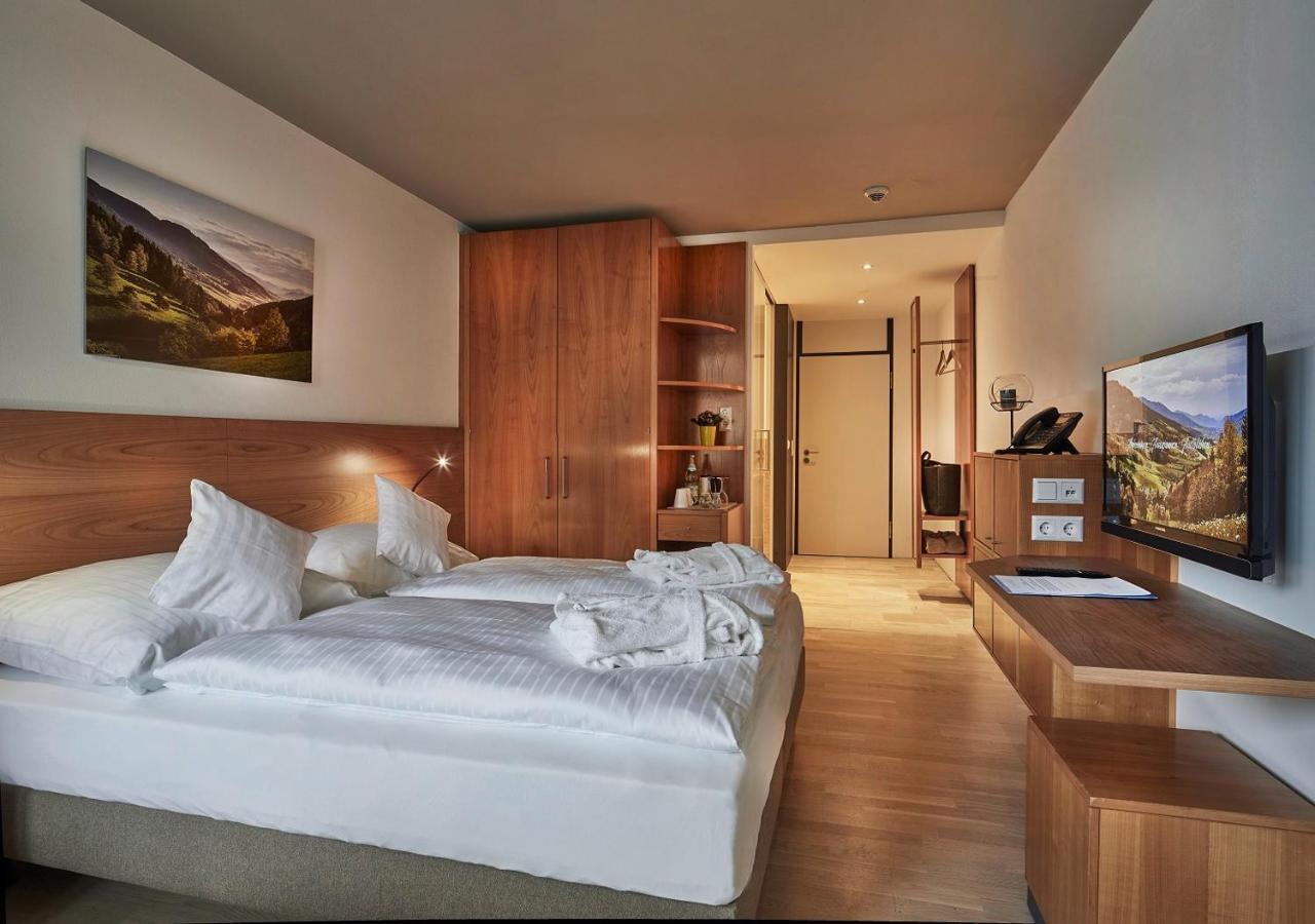 Elzland Hotel Pfauen Wellness & Spa Elzach Eksteriør bilde